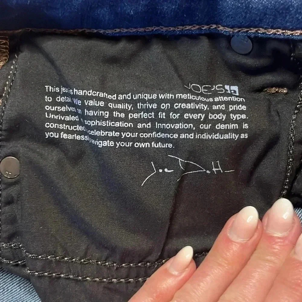 Joe’s Jeans The Icon Mid Rise Skinny Ankle, Dark Wash. 26*28. - Picture 6 of 10